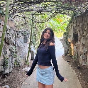 Meet your Posher, Emma